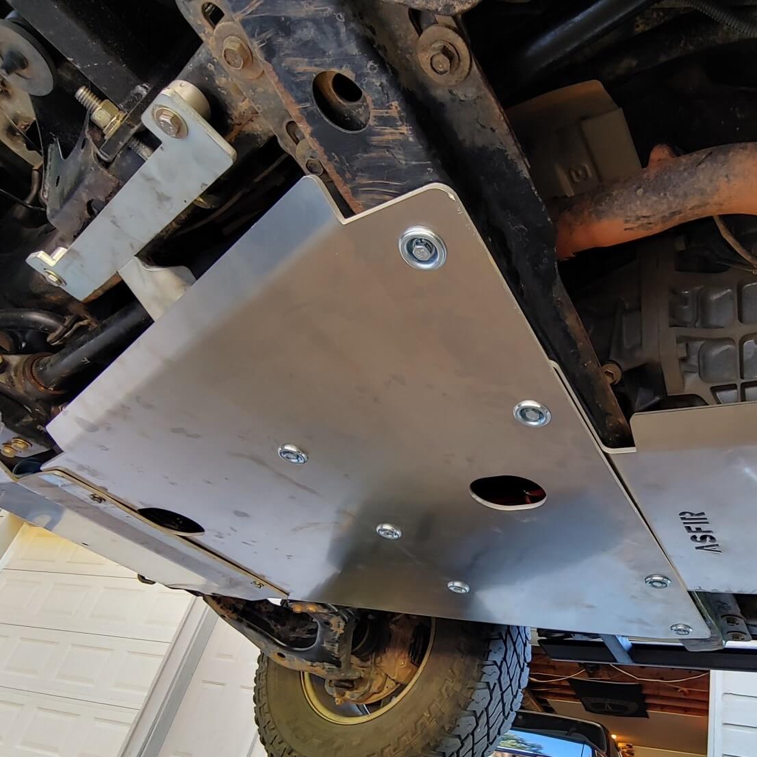 Toyota Land Cruiser 100 / Lexus LX 470 Transmission Skid Plate